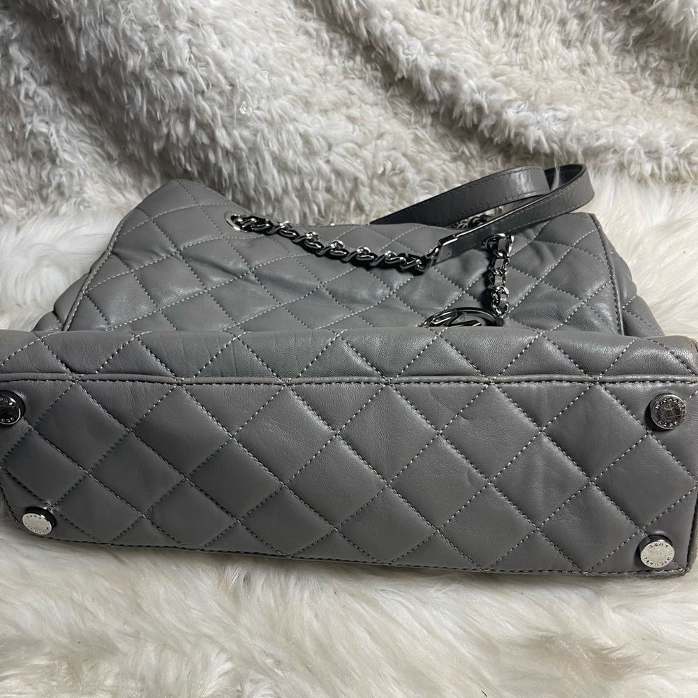 Michael Kors soft leather gray quilted shoulder bag silver tone chain straps. - Picture 13 of 16